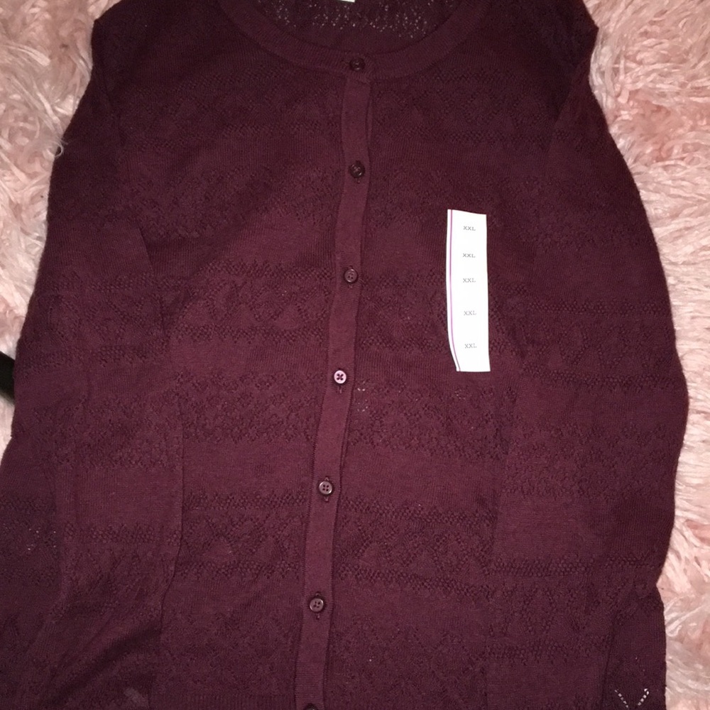 2x light sweater brand new.